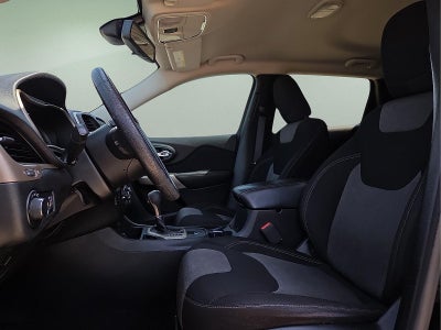2017 Jeep Cherokee Sport