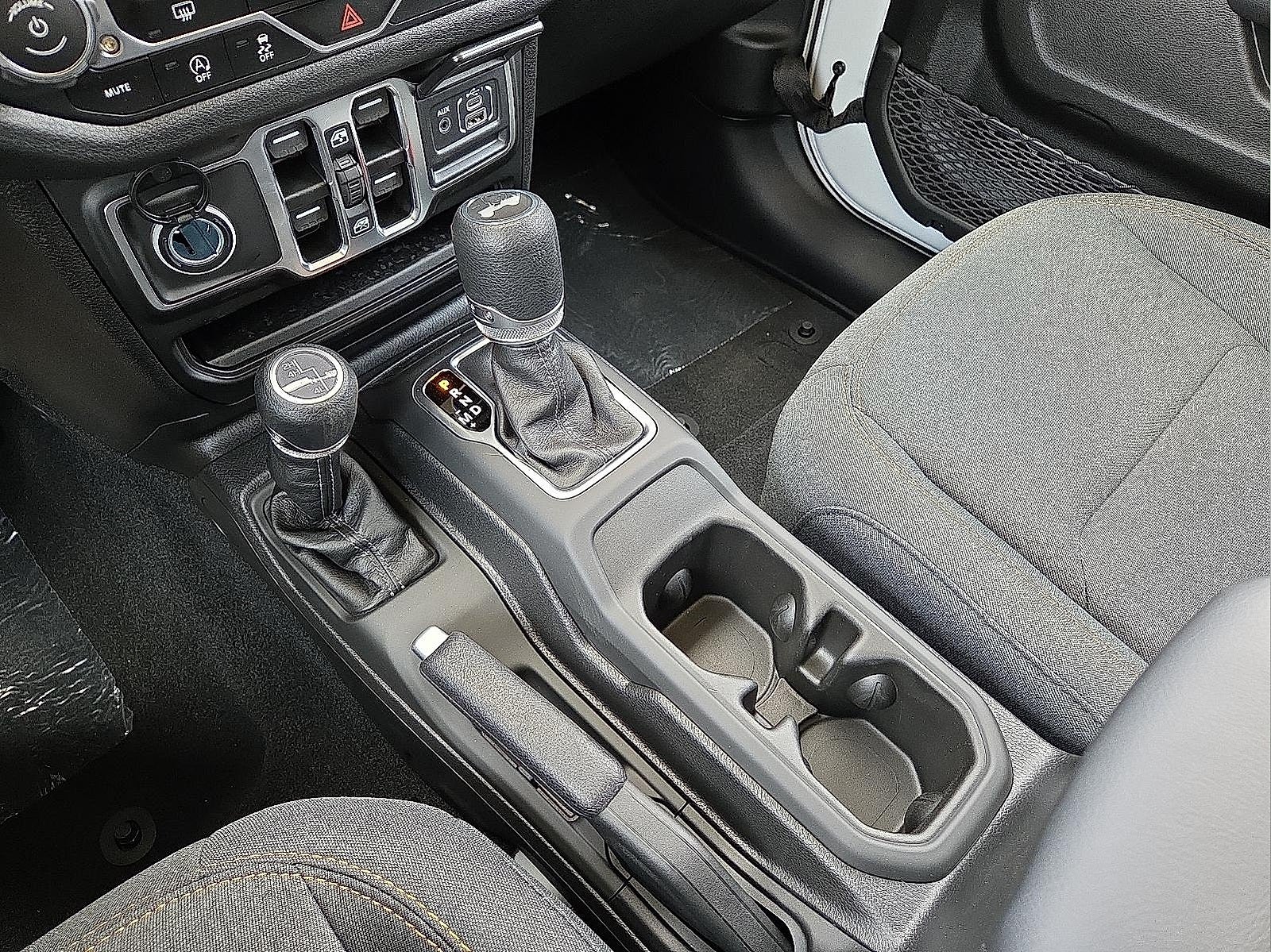 2025 Jeep Wrangler WRANGLER 4-DOOR SPORT