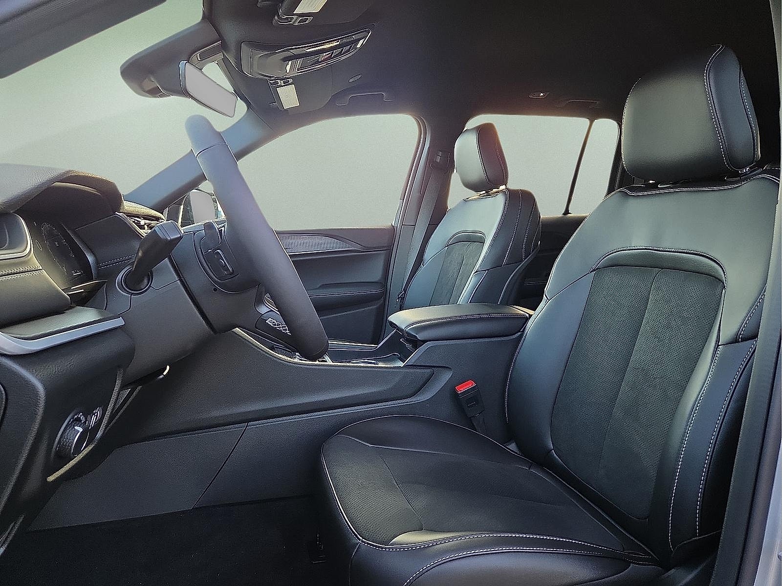 2025 Jeep Grand Cherokee GRAND CHEROKEE ALTITUDE 4X4