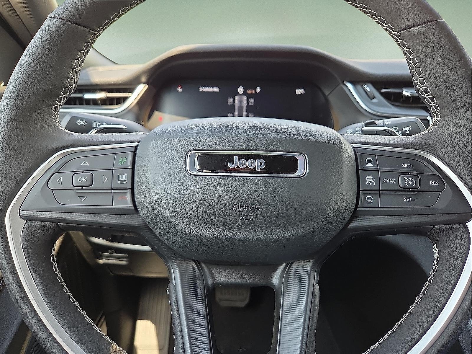 2025 Jeep Grand Cherokee GRAND CHEROKEE ALTITUDE 4X4