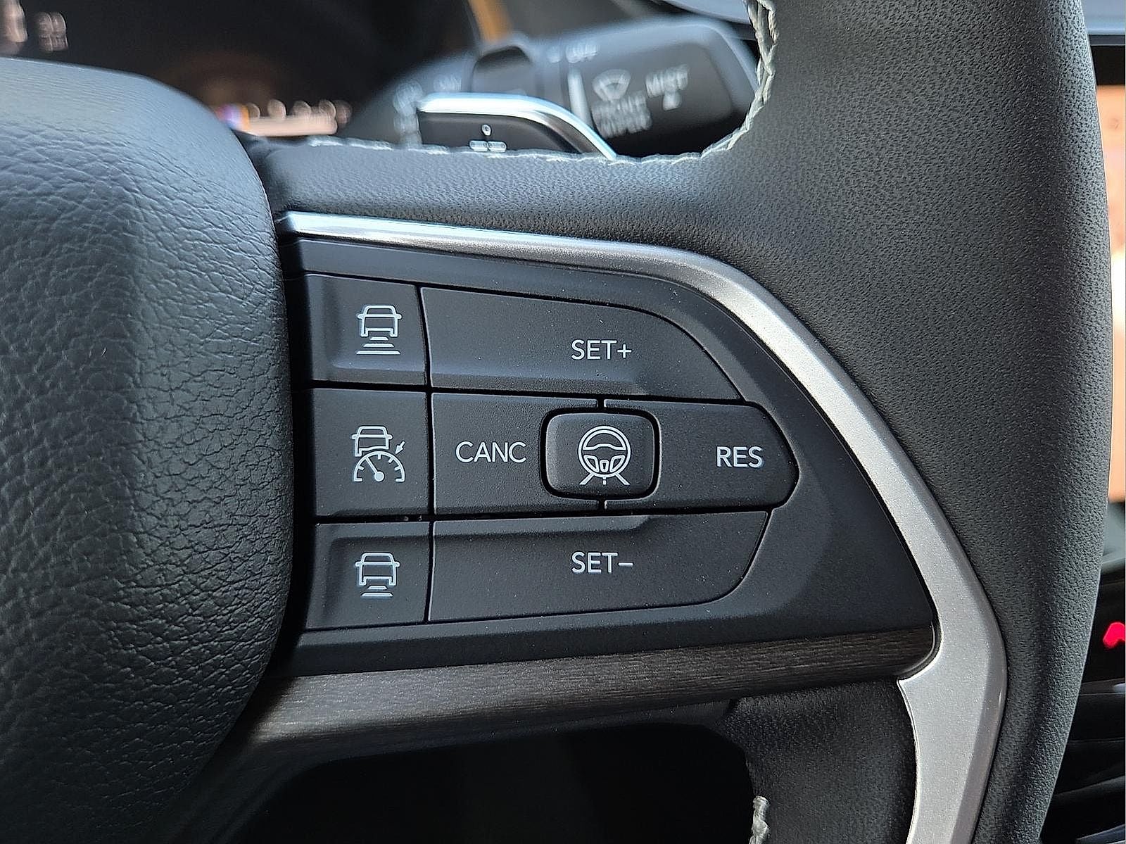 2027 Jeep Grand Cherokee GRAND CHEROKEE LAREDO ALTITUDE 4X4