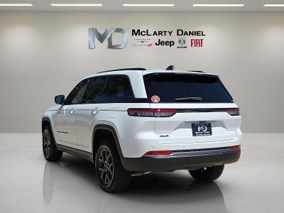 2027 Jeep Grand Cherokee GRAND CHEROKEE LAREDO ALTITUDE 4X4