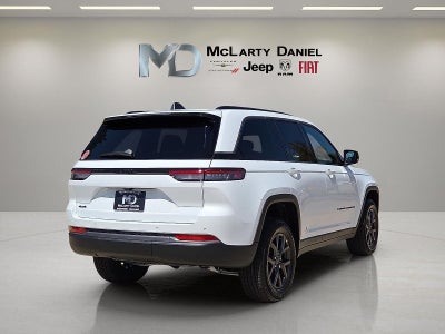 2027 Jeep Grand Cherokee GRAND CHEROKEE LAREDO ALTITUDE 4X4