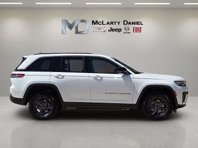 2027 Jeep Grand Cherokee GRAND CHEROKEE LAREDO ALTITUDE 4X4