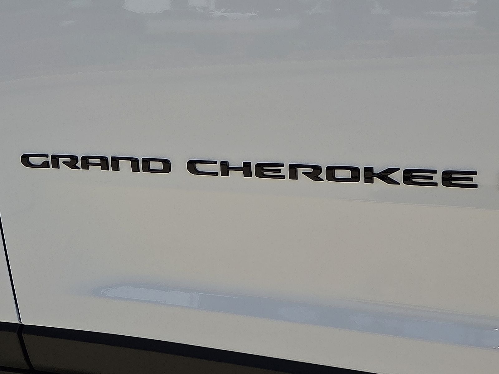 2027 Jeep Grand Cherokee GRAND CHEROKEE LAREDO ALTITUDE 4X4