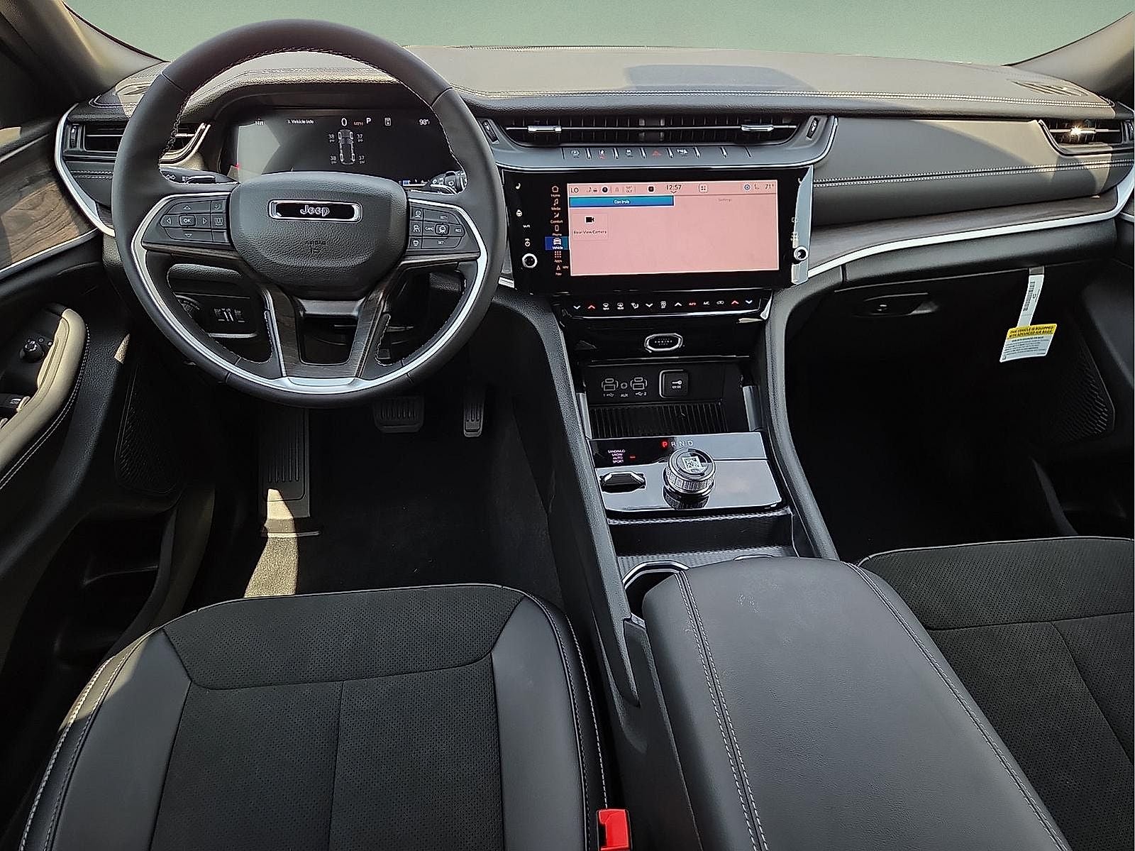 2027 Jeep Grand Cherokee Laredo Altitude