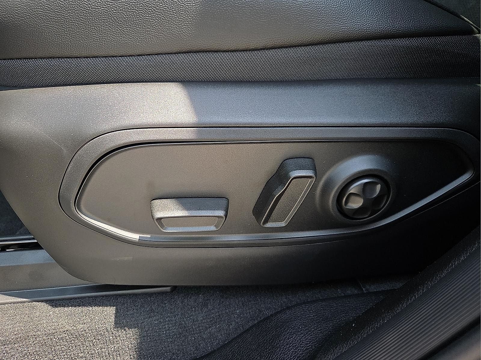 2027 Jeep Grand Cherokee Laredo Altitude