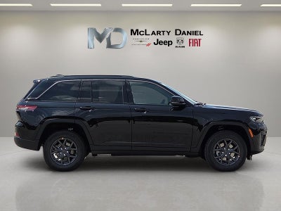 2027 Jeep Grand Cherokee Laredo Altitude