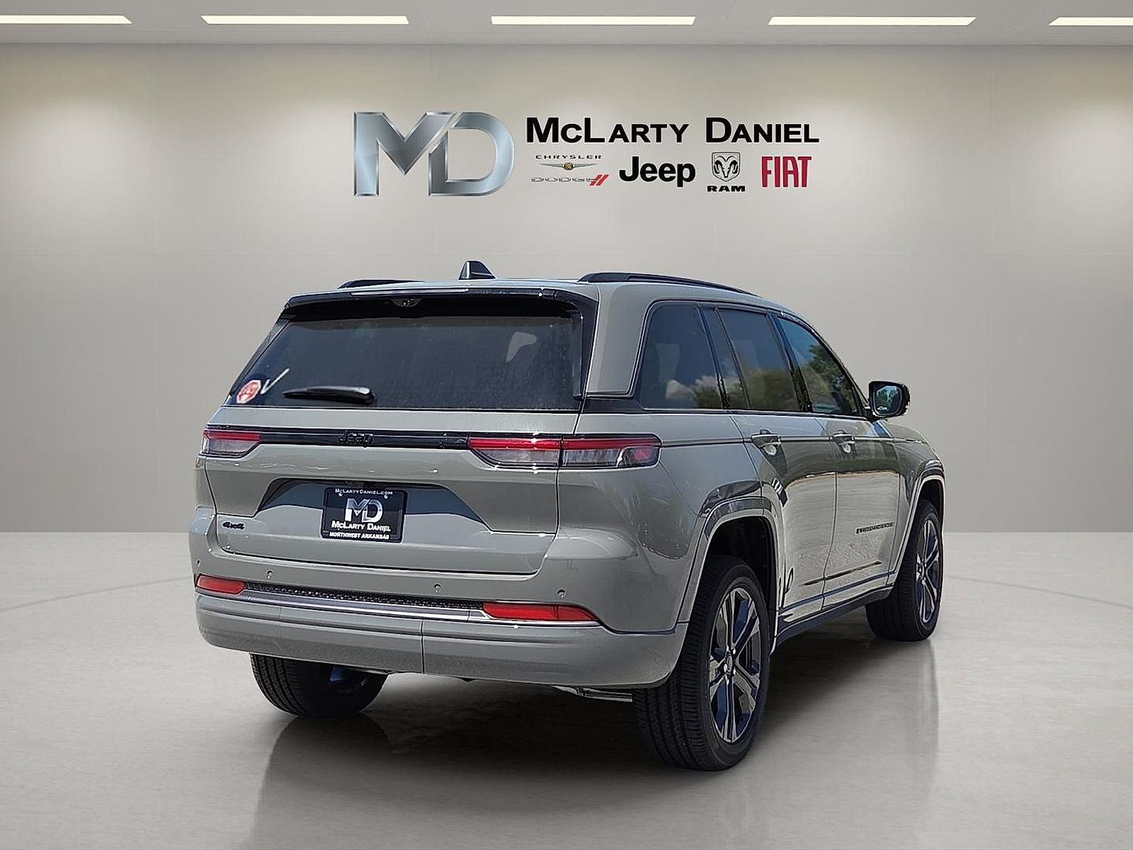 2027 Jeep Grand Cherokee Limited Reserve