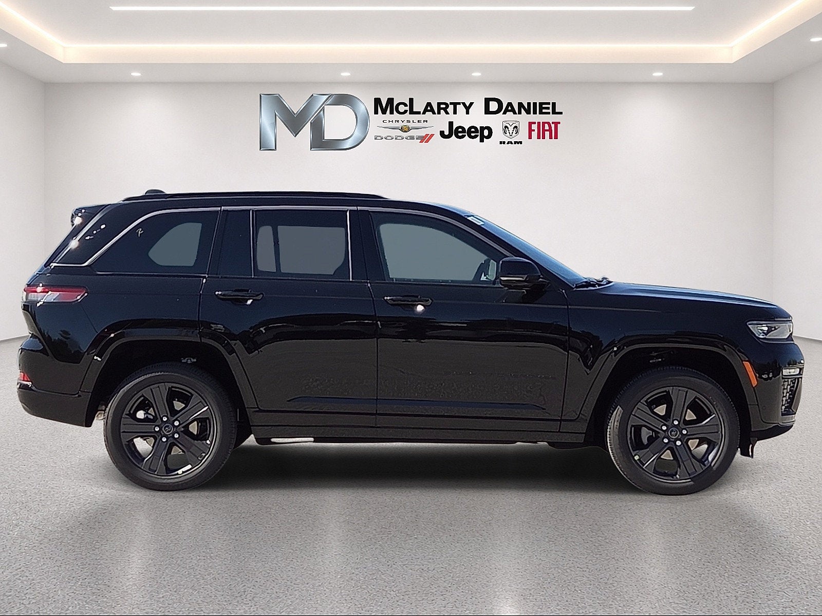 2027 Jeep Grand Cherokee GRAND CHEROKEE LIMITED RESERVE 4X4
