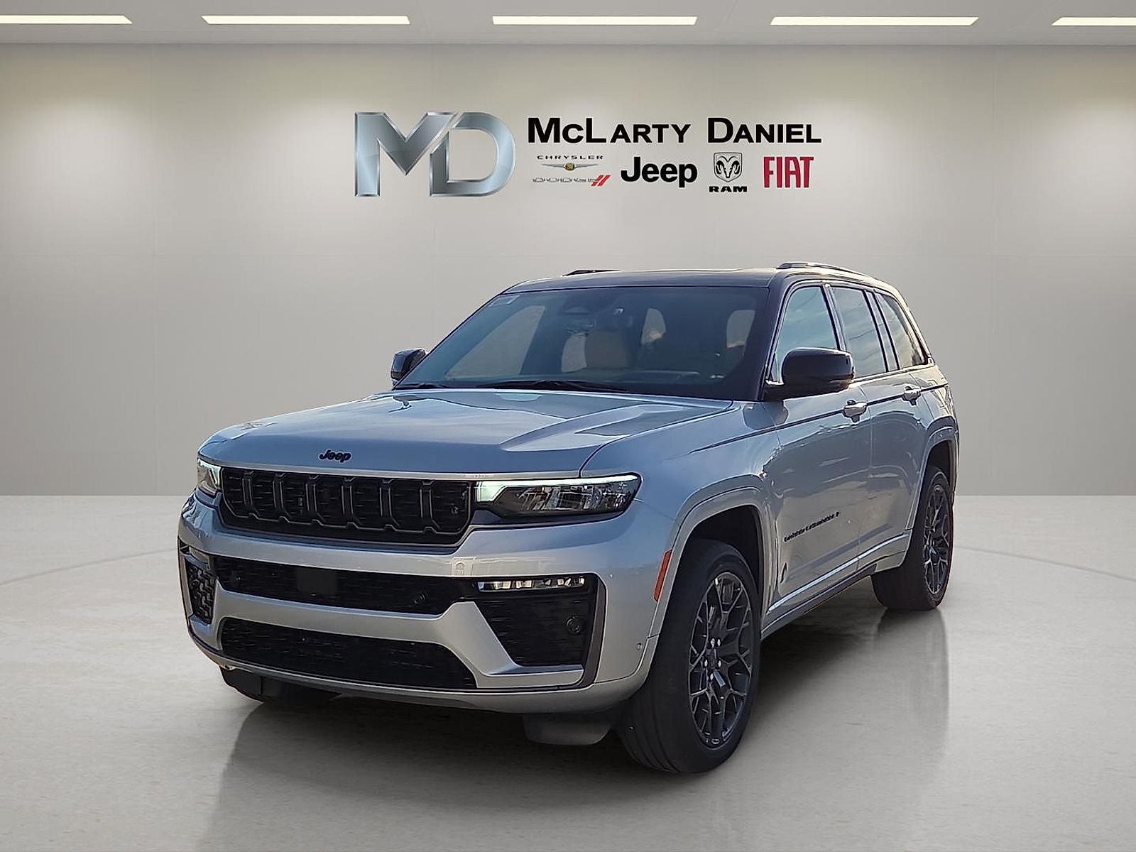 2026 Jeep Grand Cherokee GRAND CHEROKEE SUMMIT 4X4