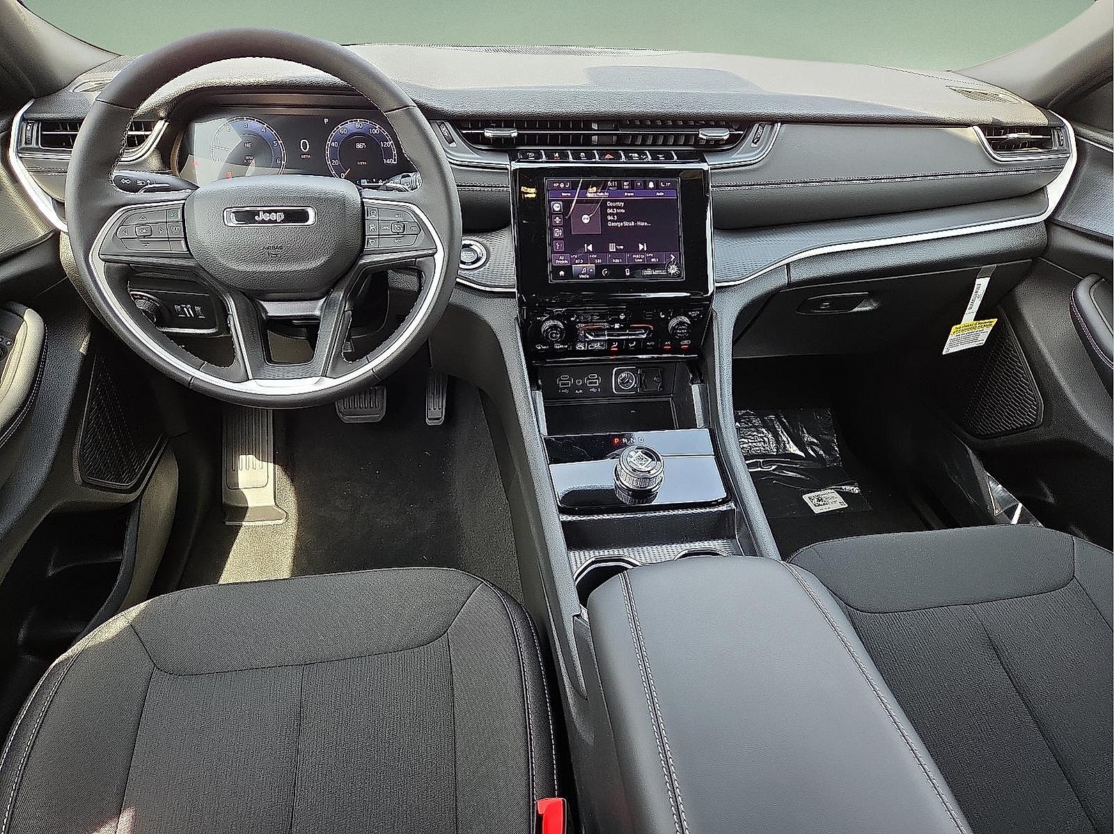 2025 Jeep Grand Cherokee GRAND CHEROKEE L LAREDO X 4X4