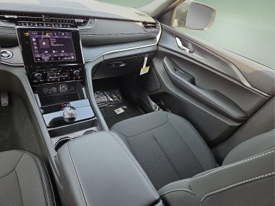 2025 Jeep Grand Cherokee GRAND CHEROKEE L LAREDO X 4X4