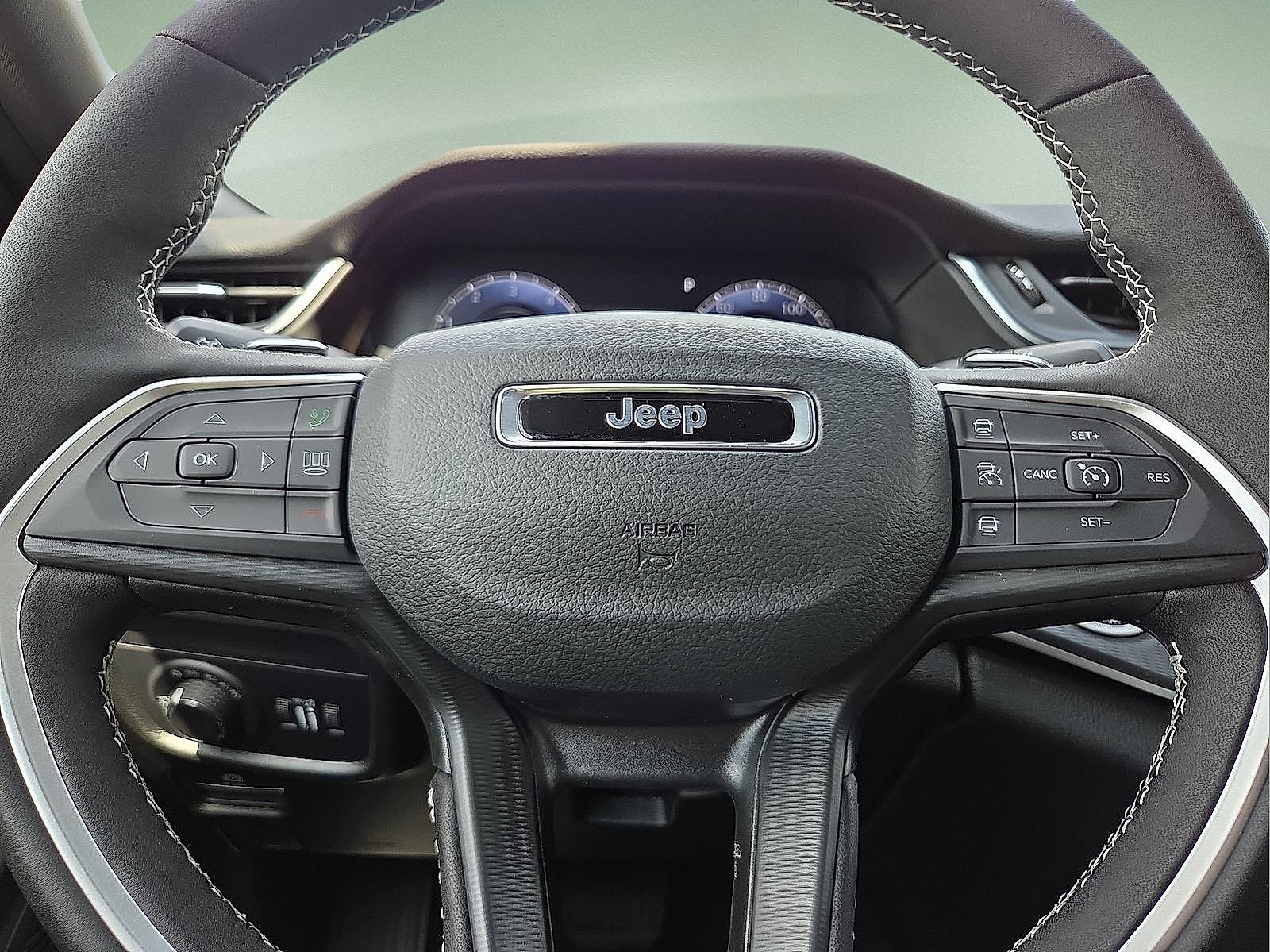 2025 Jeep Grand Cherokee GRAND CHEROKEE L LAREDO X 4X4