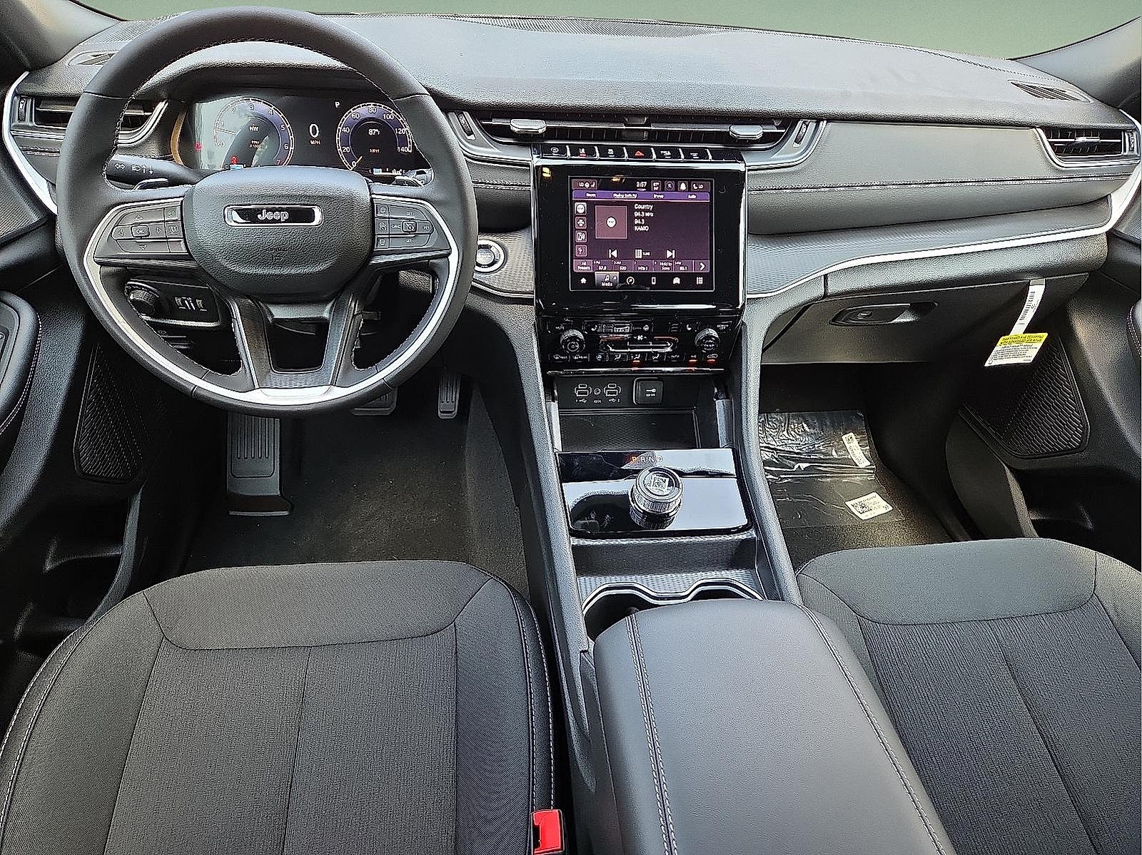 2025 Jeep Grand Cherokee GRAND CHEROKEE L LAREDO X 4X4