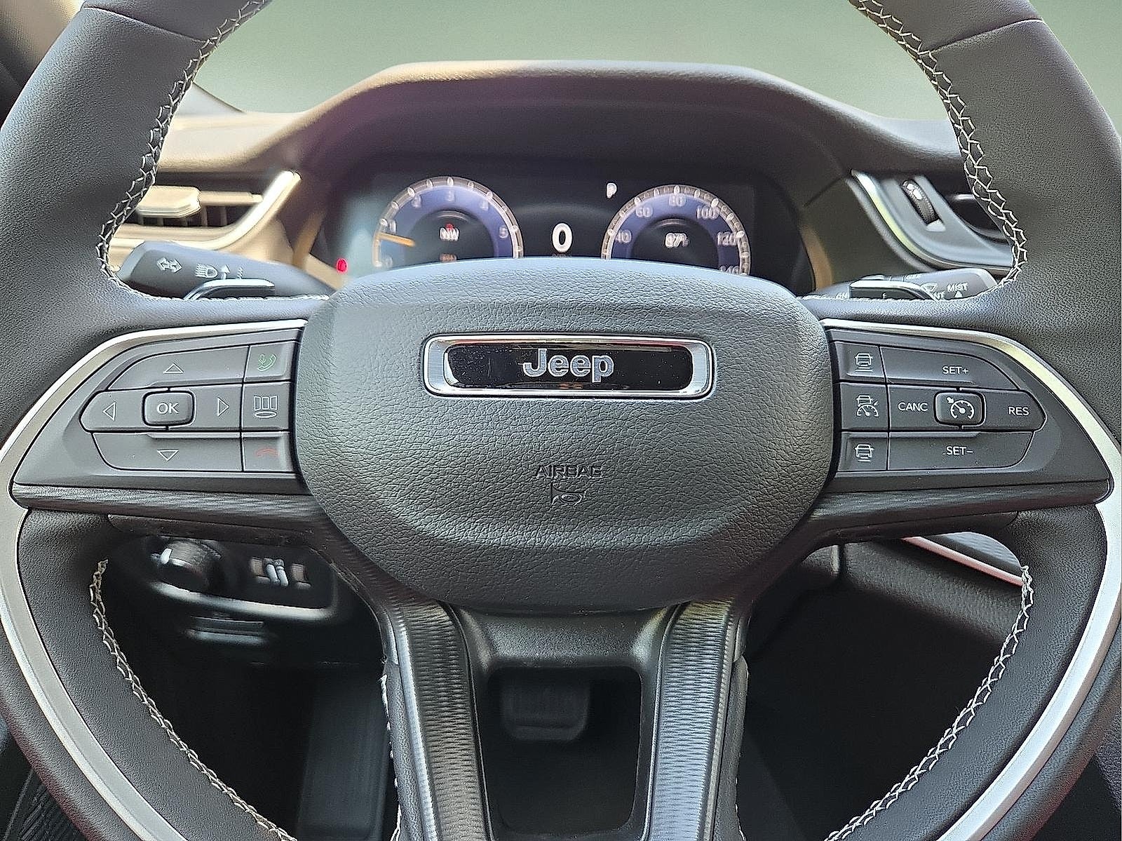 2025 Jeep Grand Cherokee GRAND CHEROKEE L LAREDO X 4X4