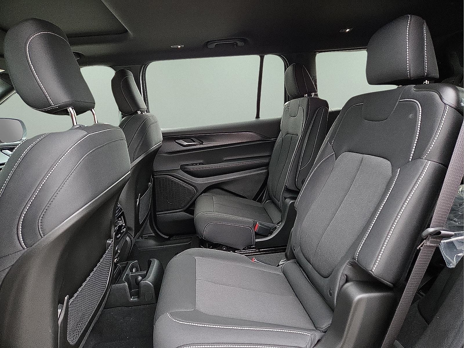 2025 Jeep Grand Cherokee GRAND CHEROKEE L LAREDO X 4X4