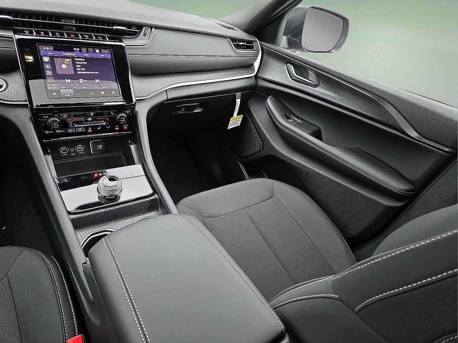 2025 Jeep Grand Cherokee GRAND CHEROKEE L LAREDO X 4X4