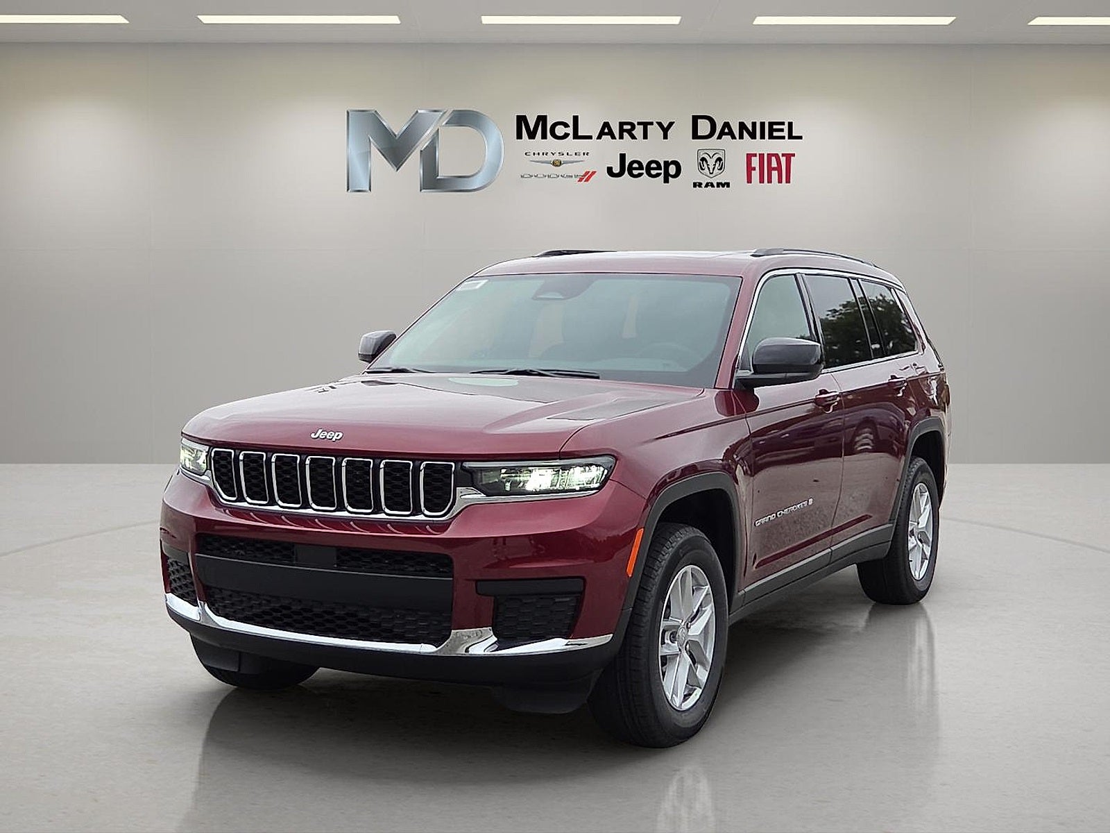 2025 Jeep Grand Cherokee GRAND CHEROKEE L LAREDO X 4X4
