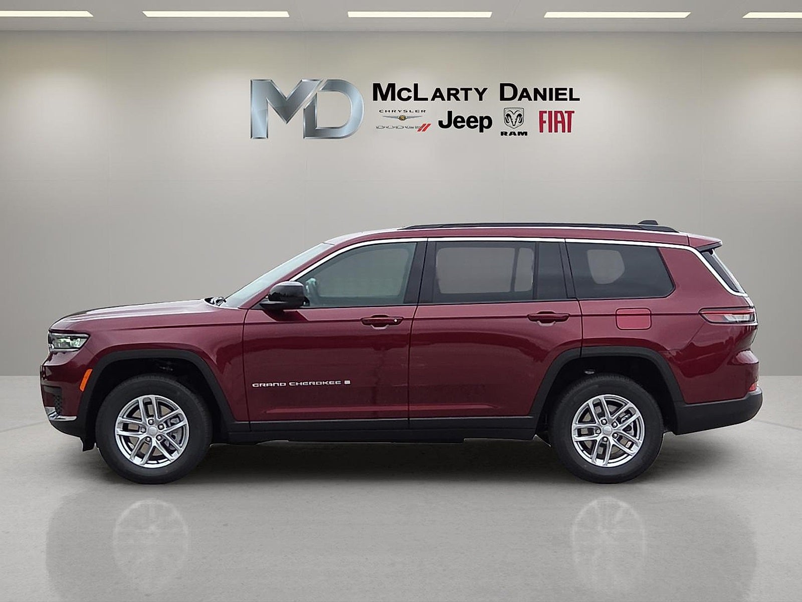 2025 Jeep Grand Cherokee GRAND CHEROKEE L LAREDO X 4X4