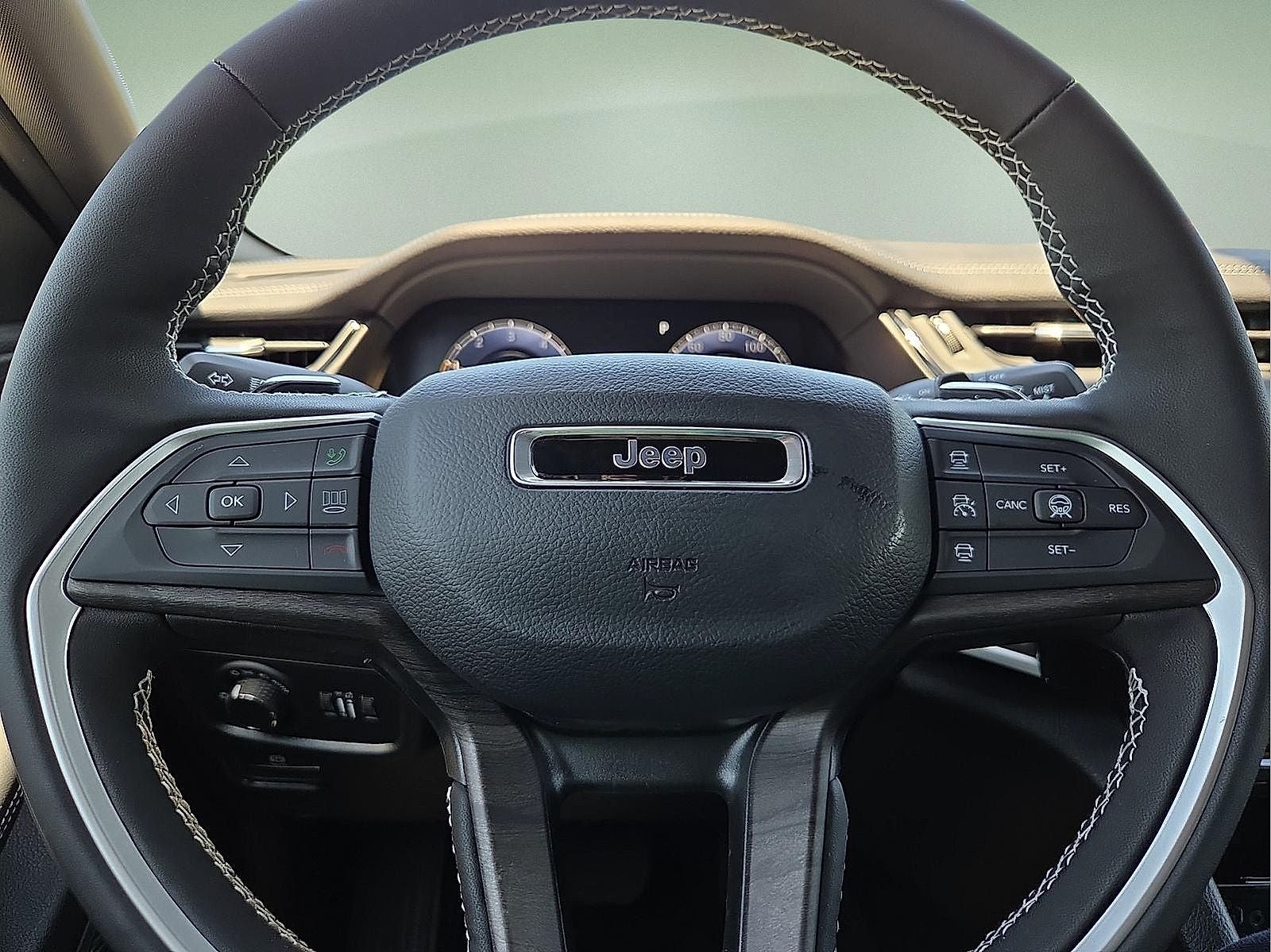 2026 Jeep Grand Cherokee GRAND CHEROKEE L LAREDO ALTITUDE 4X4