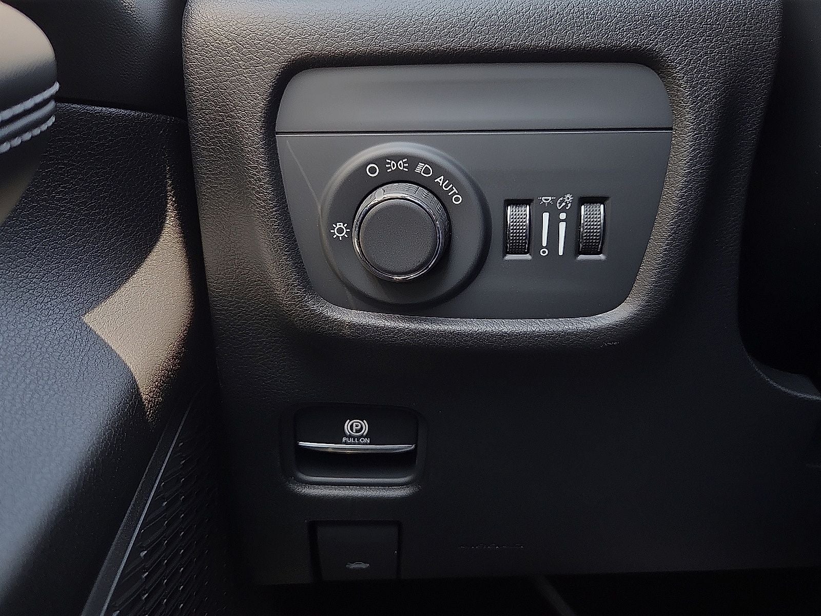 2027 Jeep Grand Cherokee L GRAND CHEROKEE L LAREDO ALTITUDE 4X4