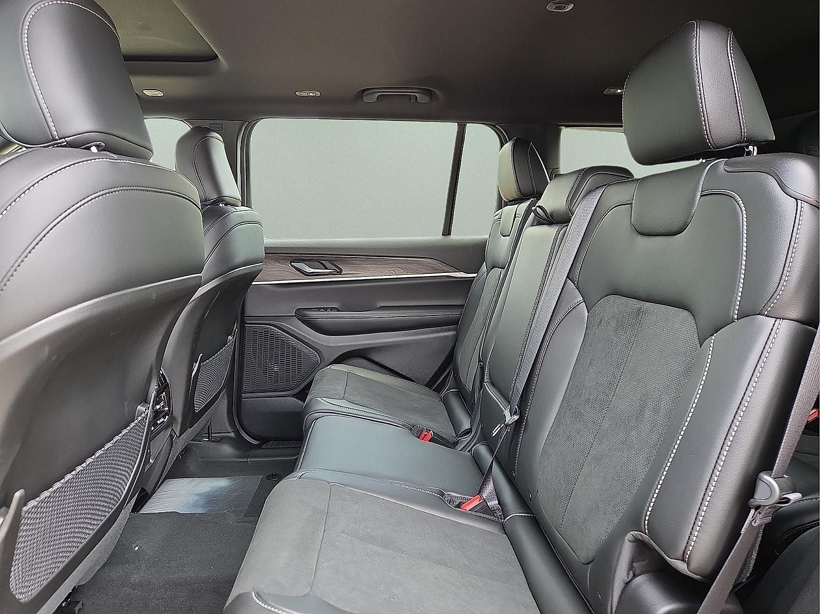 2026 Jeep Grand Cherokee GRAND CHEROKEE L LAREDO ALTITUDE 4X4