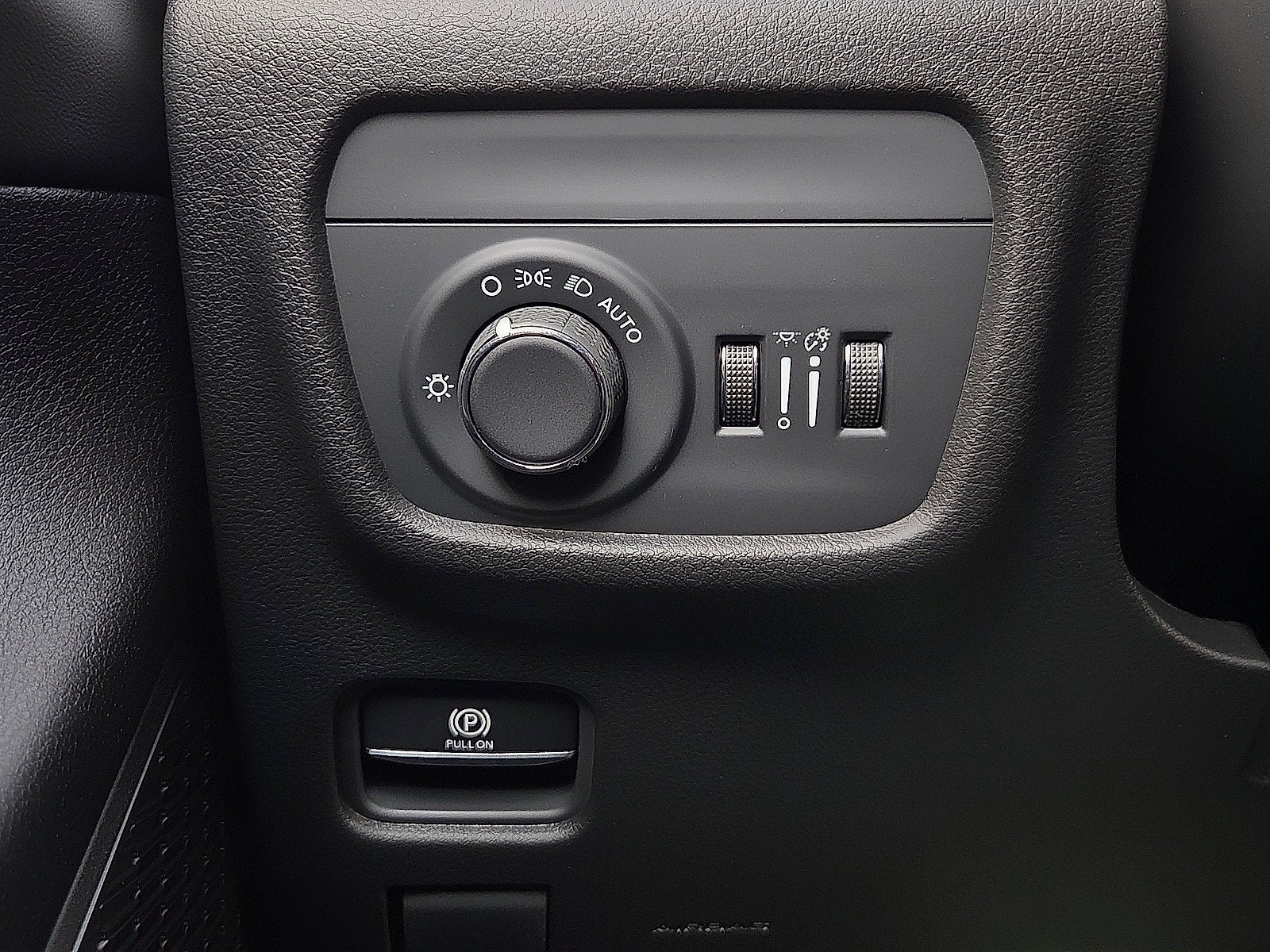 2027 Jeep Grand Cherokee L GRAND CHEROKEE L LAREDO ALTITUDE 4X4