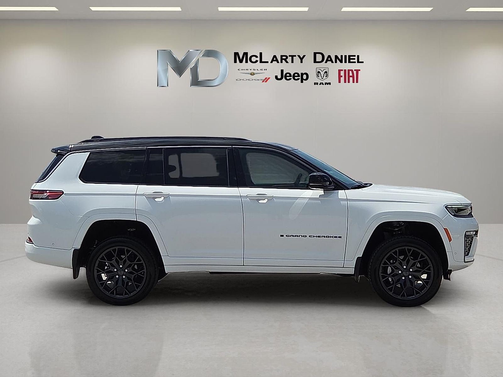2026 Jeep Grand Cherokee GRAND CHEROKEE L SUMMIT 4X4