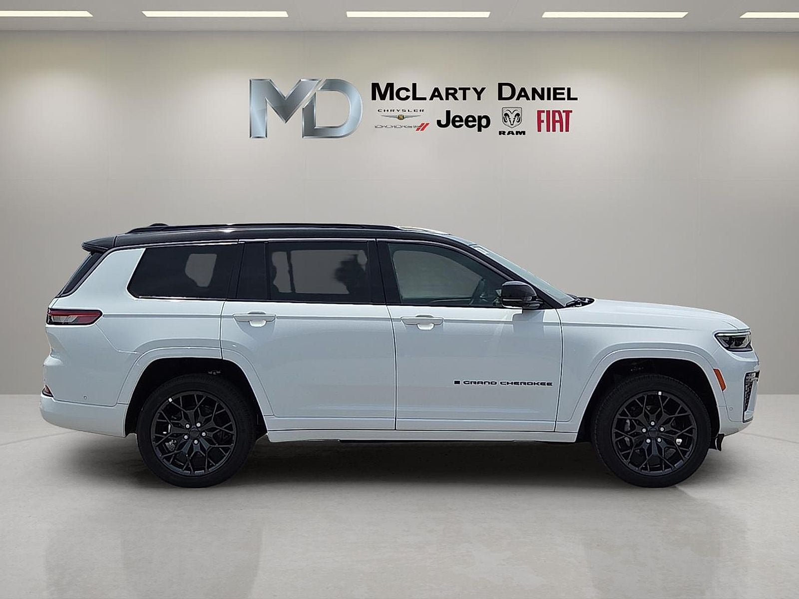 2026 Jeep Grand Cherokee GRAND CHEROKEE L SUMMIT 4X4