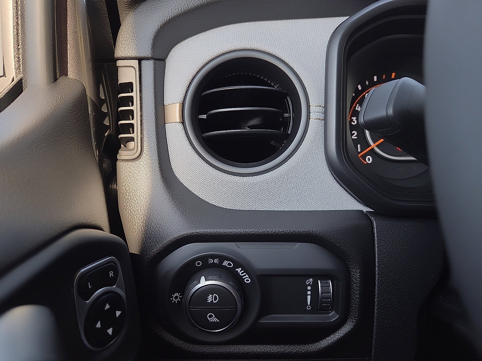 2027 Jeep Gladiator GLADIATOR SPORT S 4X4