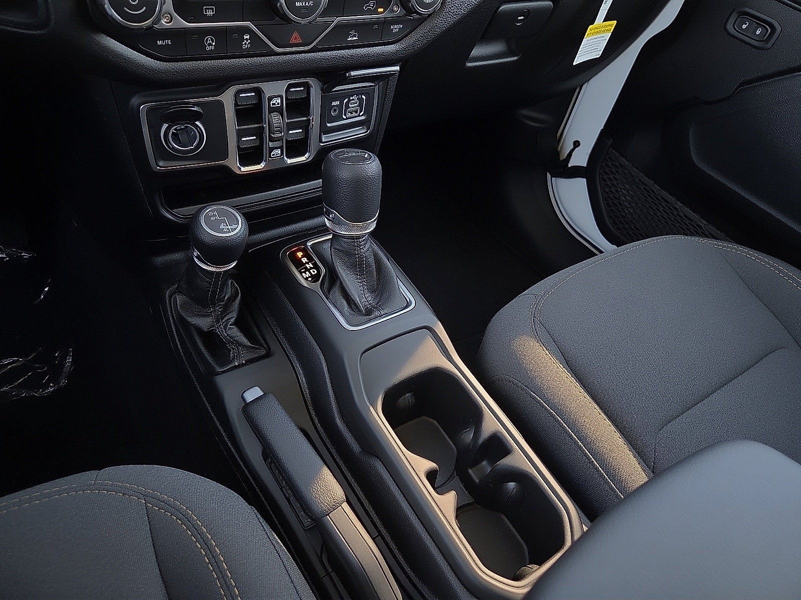 2027 Jeep Gladiator GLADIATOR SPORT S 4X4