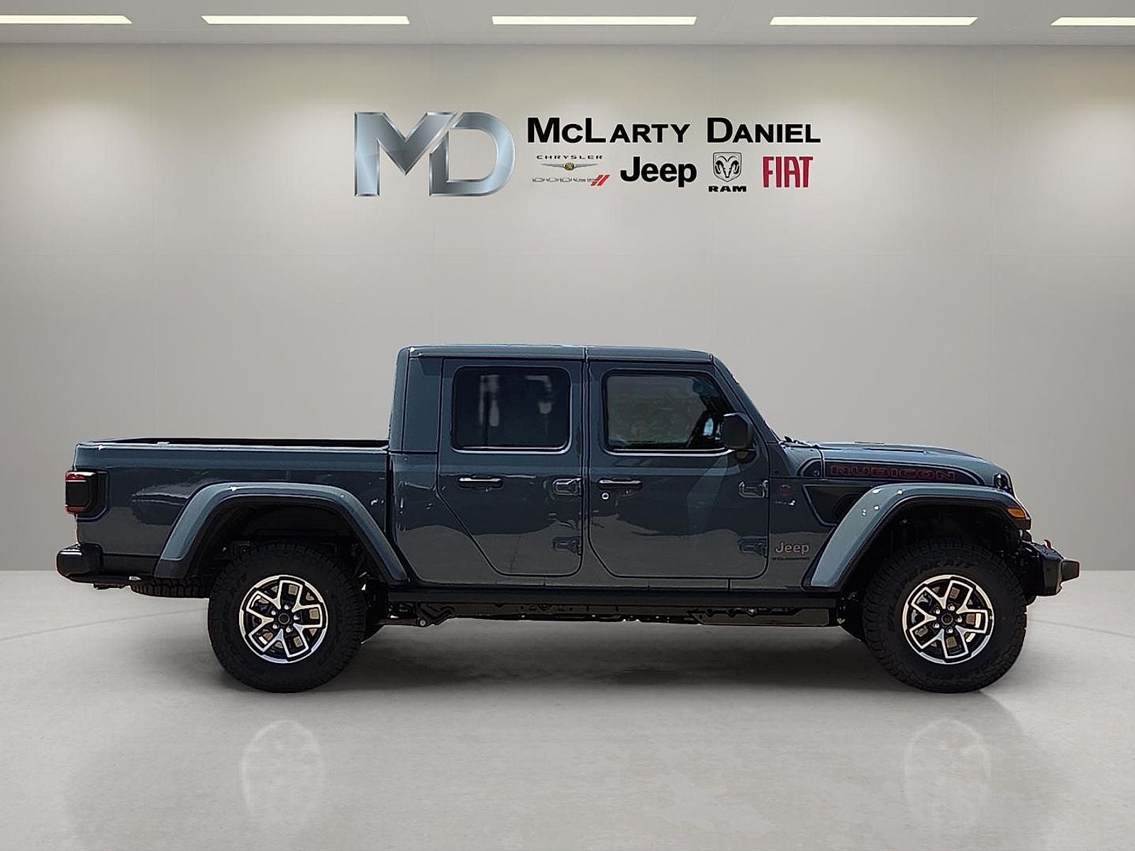 2026 Jeep Gladiator GLADIATOR SHADOW OPS 4X4