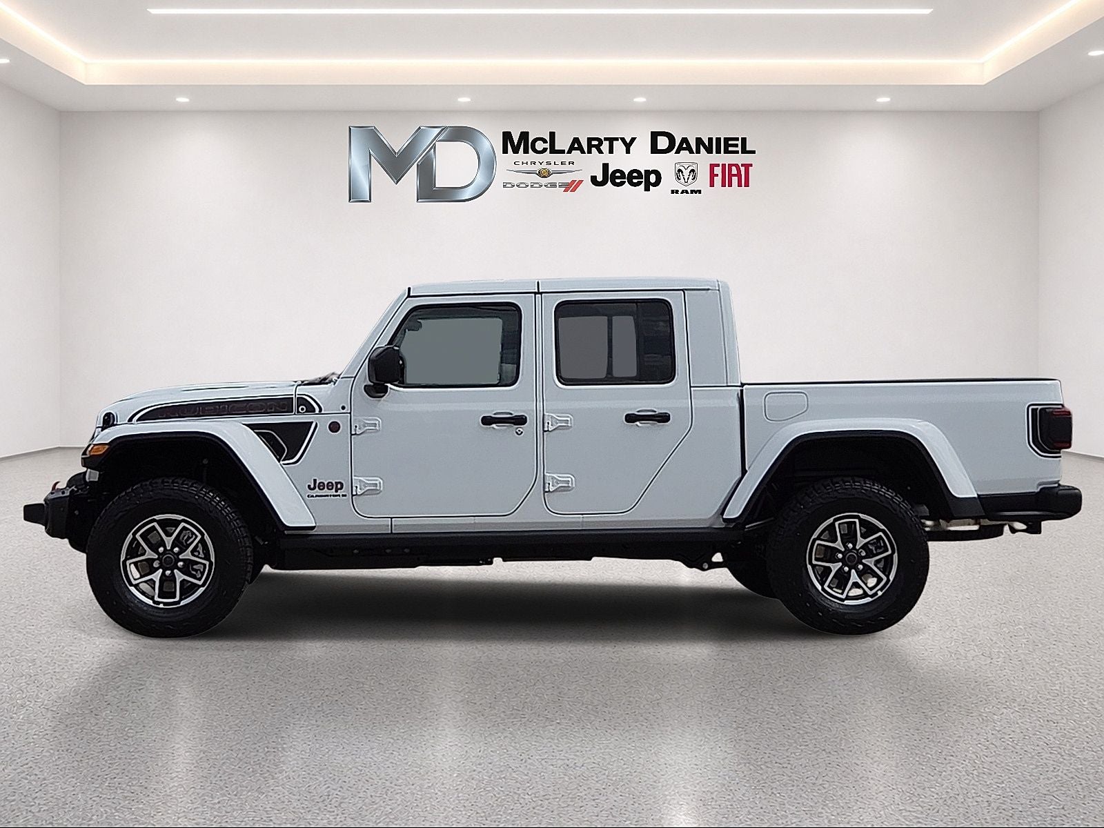 2026 Jeep Gladiator GLADIATOR SHADOW OPS 4X4