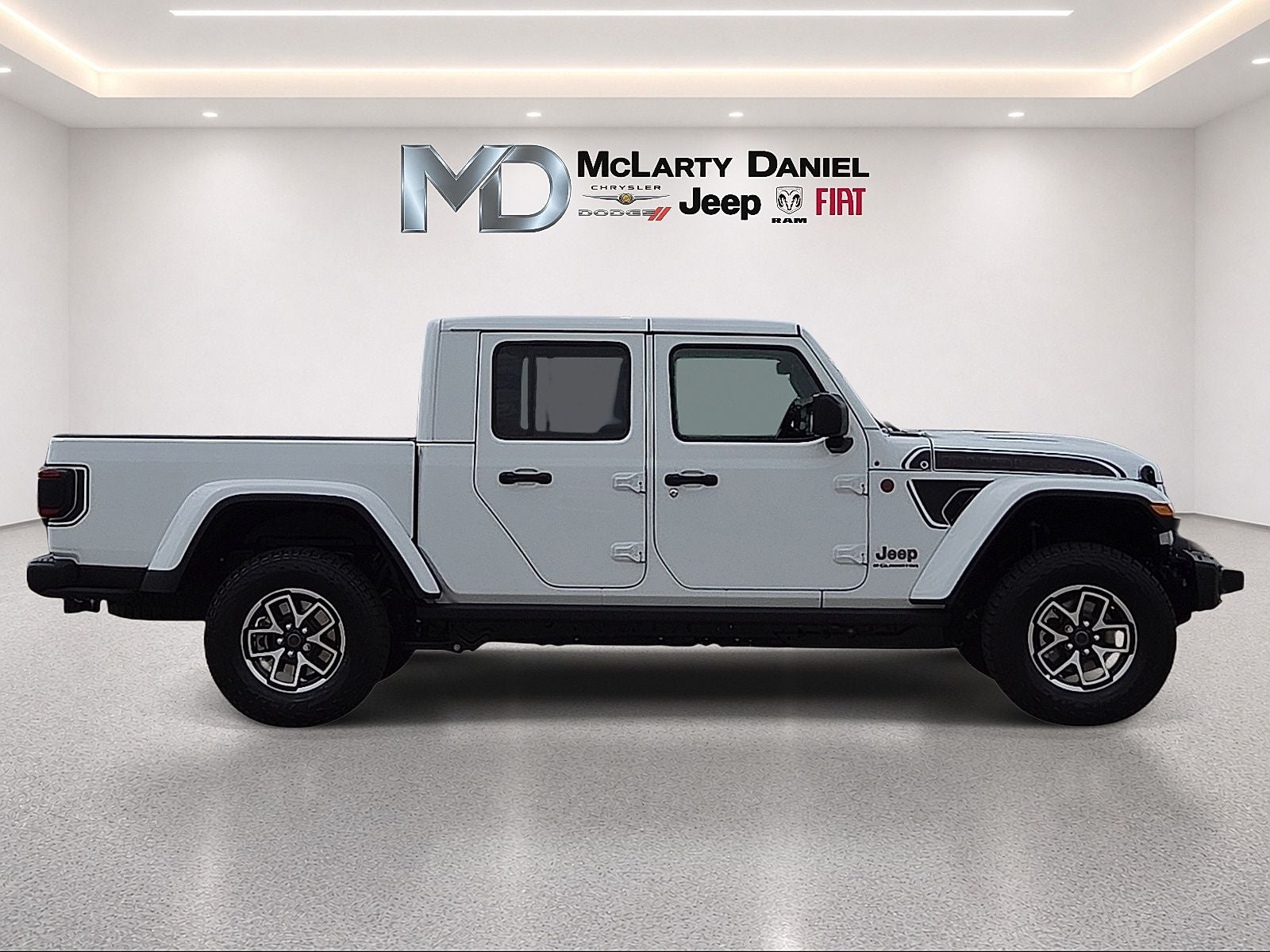 2026 Jeep Gladiator GLADIATOR SHADOW OPS 4X4