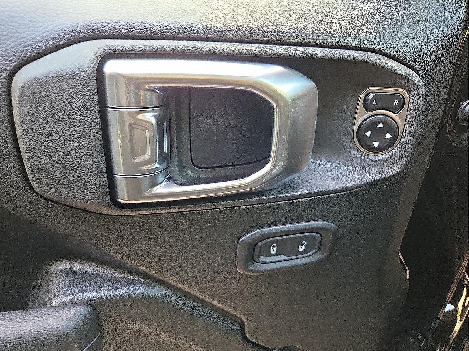 2025 Jeep Gladiator GLADIATOR MOJAVE 4X4