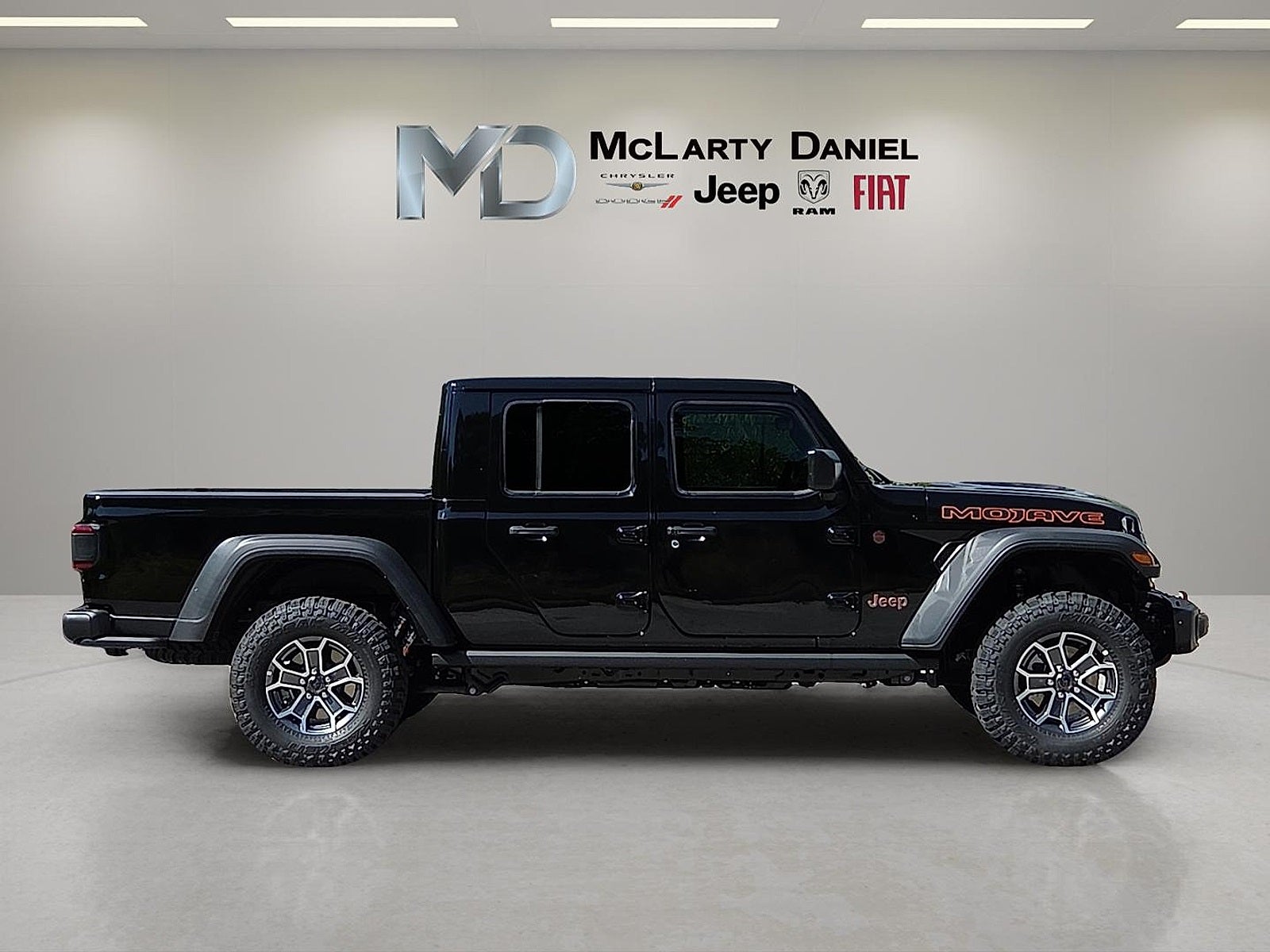 2025 Jeep Gladiator GLADIATOR MOJAVE 4X4