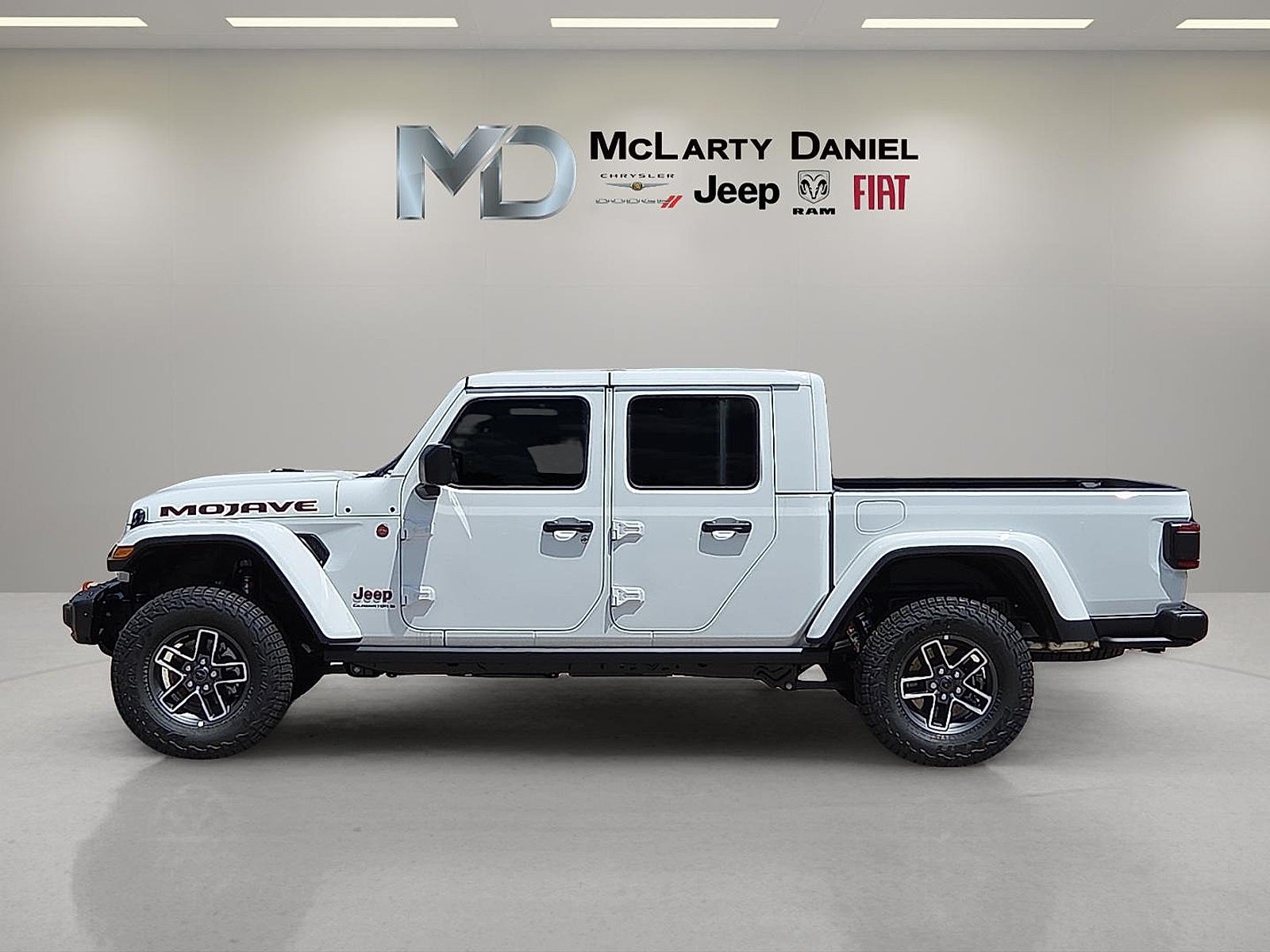 2025 Jeep Gladiator GLADIATOR MOJAVE X 4X4