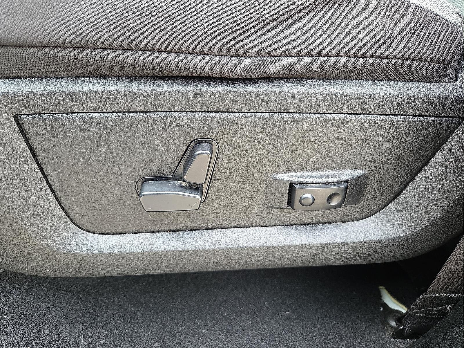 2023 RAM 1500 Classic SLT Crew Cab 4x2 5'7' Box