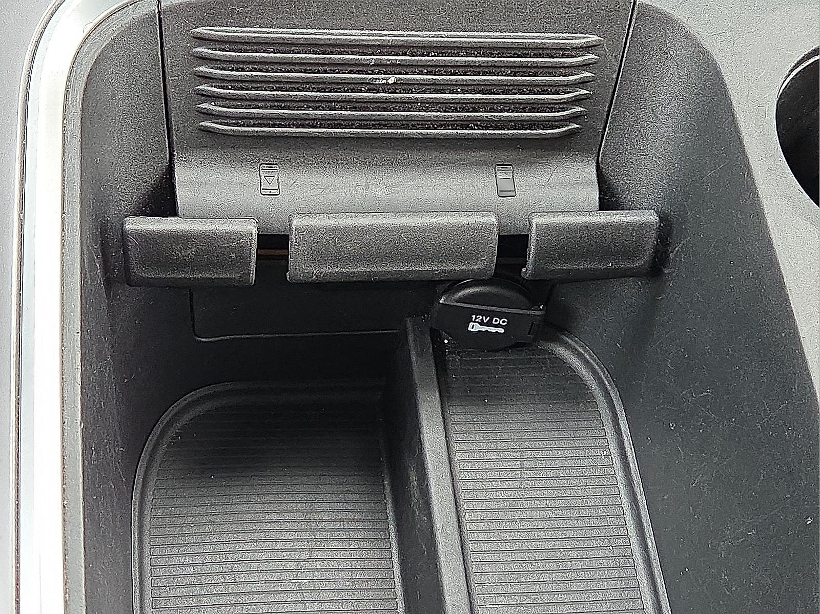 2023 RAM 1500 Classic SLT Crew Cab 4x2 5'7' Box