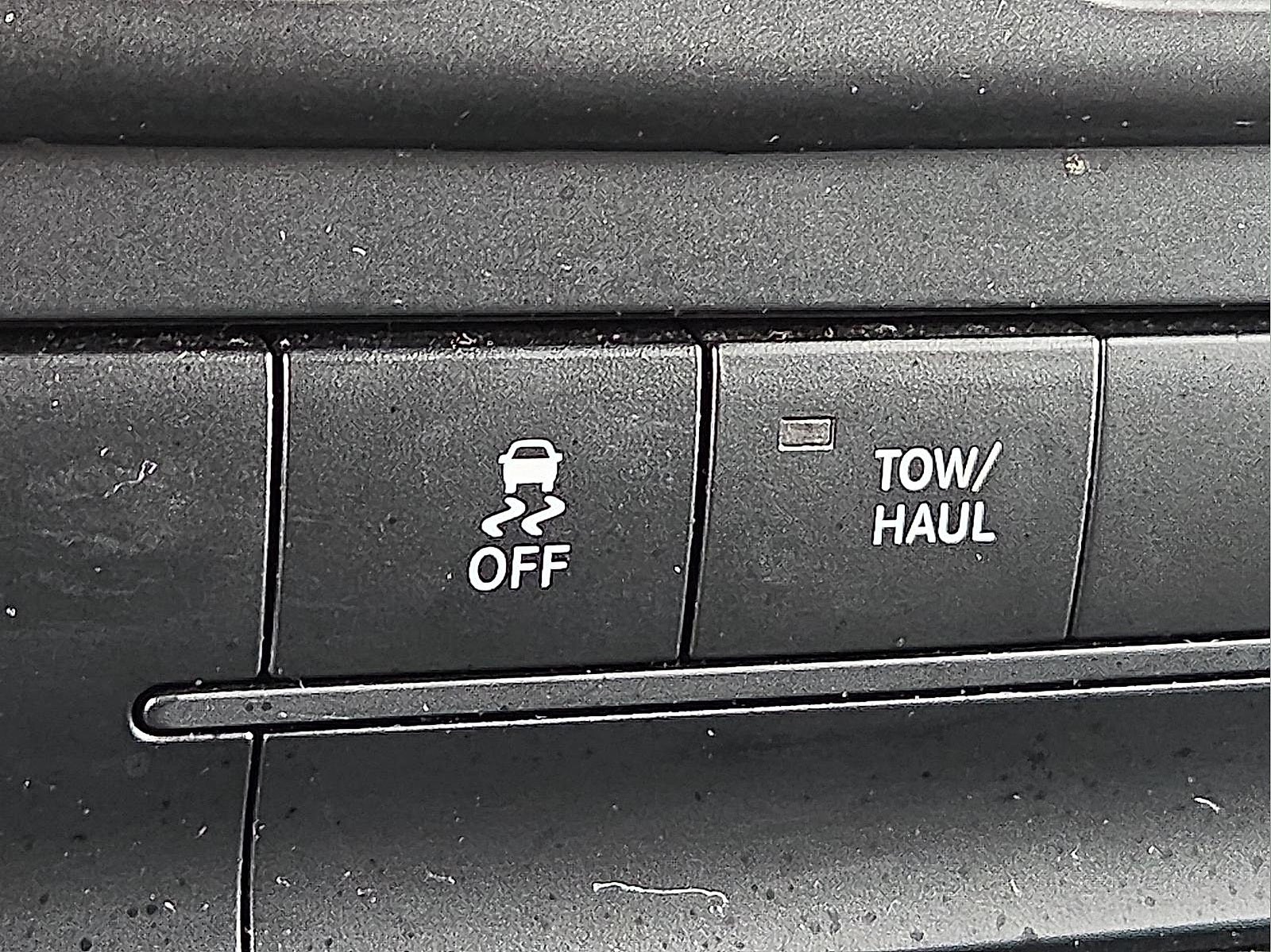 2023 RAM 1500 Classic SLT Crew Cab 4x2 5'7' Box