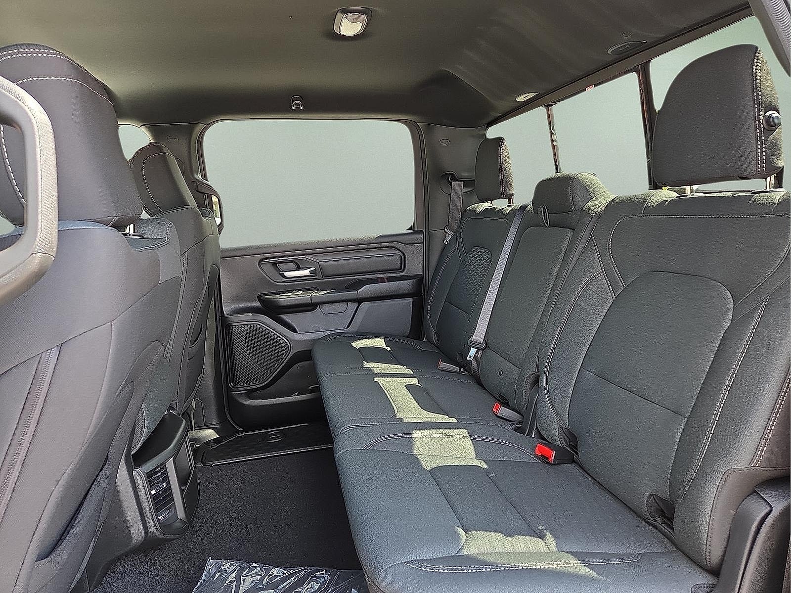 2025 RAM Ram 1500 RAM 1500 TRADESMAN CREW CAB 4X4 5'7' BOX