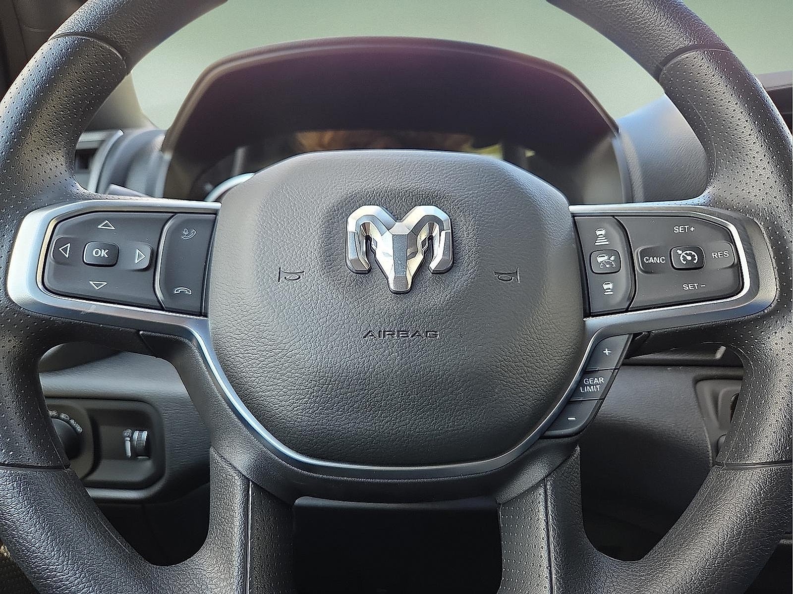 2025 RAM Ram 1500 RAM 1500 TRADESMAN CREW CAB 4X4 5'7' BOX