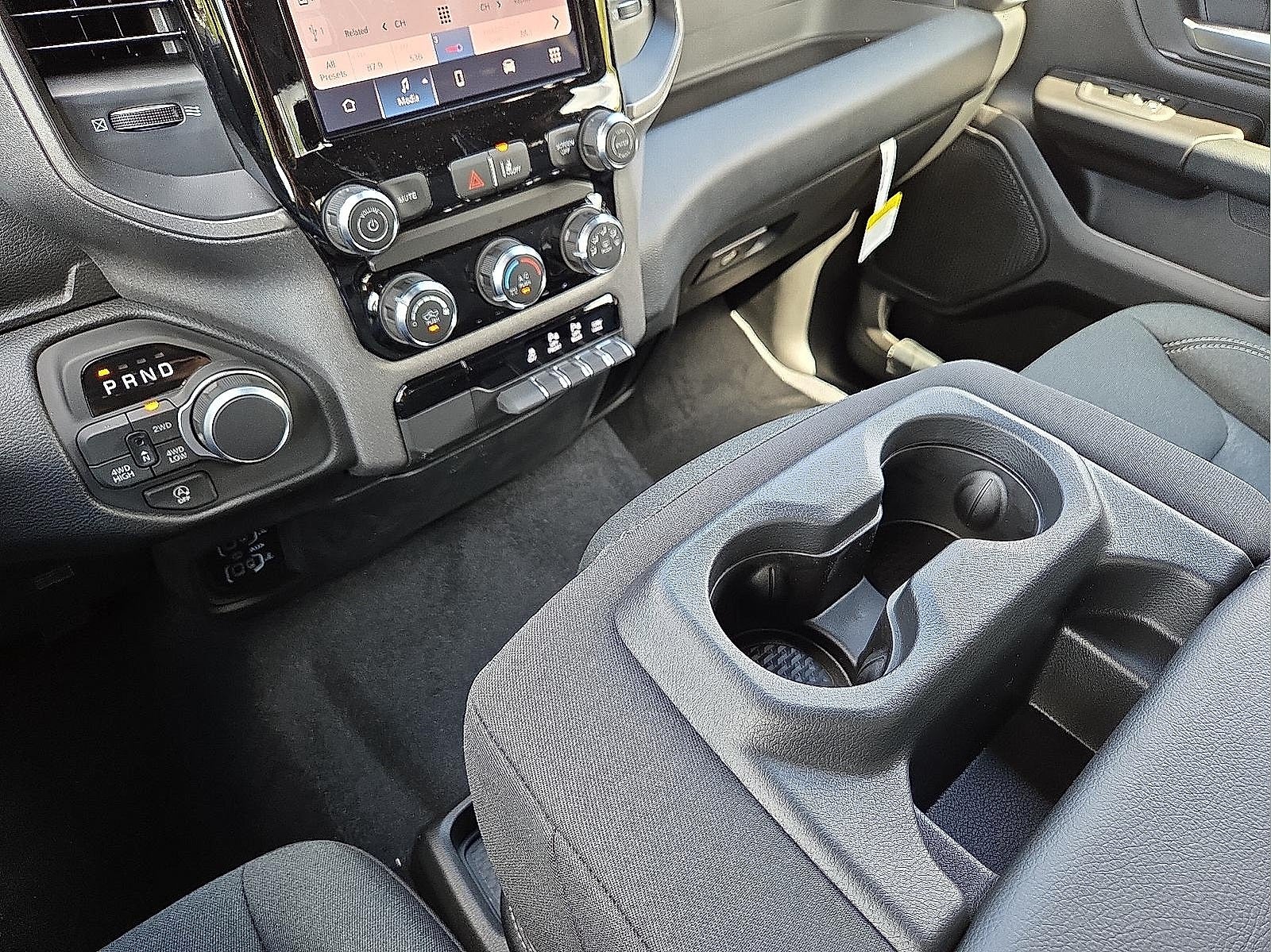 2025 RAM Ram 1500 RAM 1500 TRADESMAN CREW CAB 4X4 5'7' BOX