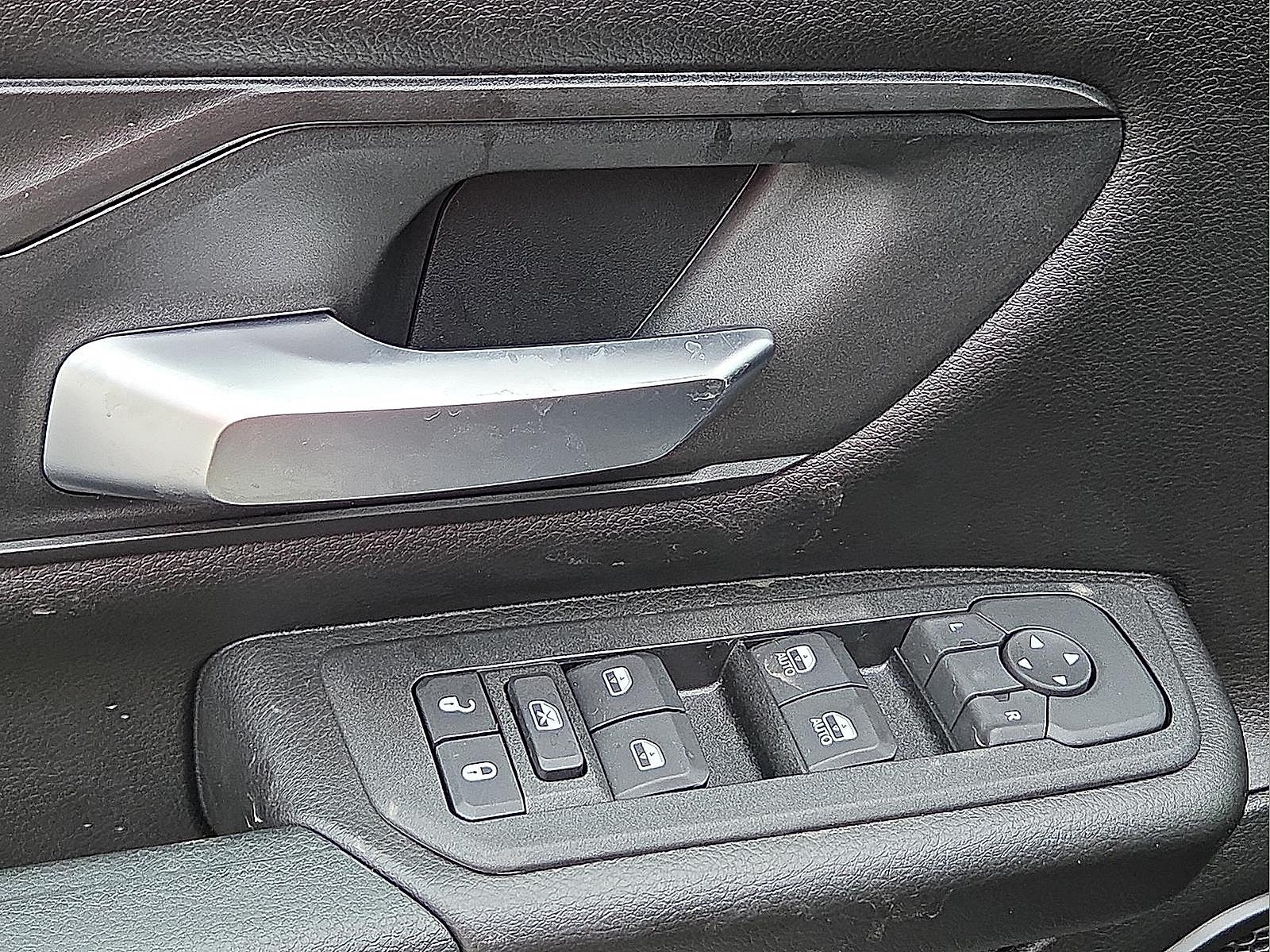 2025 RAM Ram 1500 RAM 1500 TRADESMAN CREW CAB 4X4 5'7' BOX