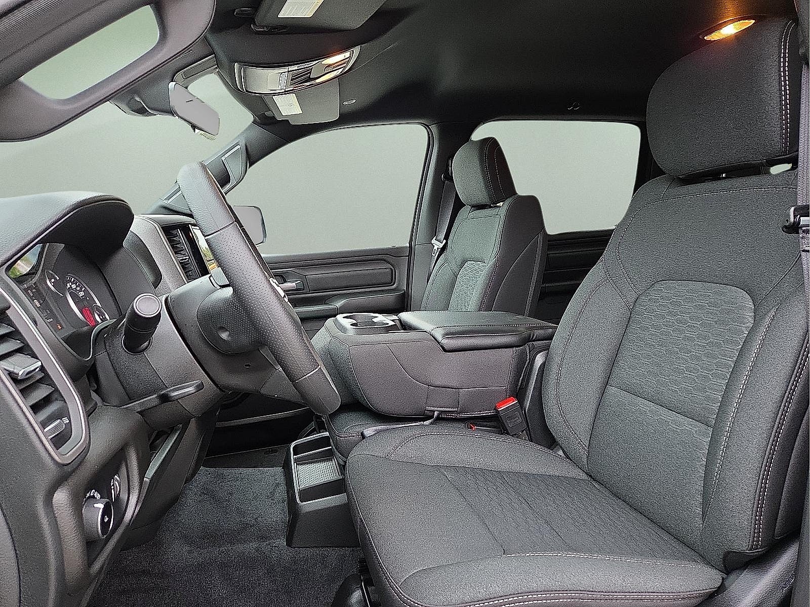 2025 RAM Ram 1500 RAM 1500 TRADESMAN CREW CAB 4X4 5'7' BOX