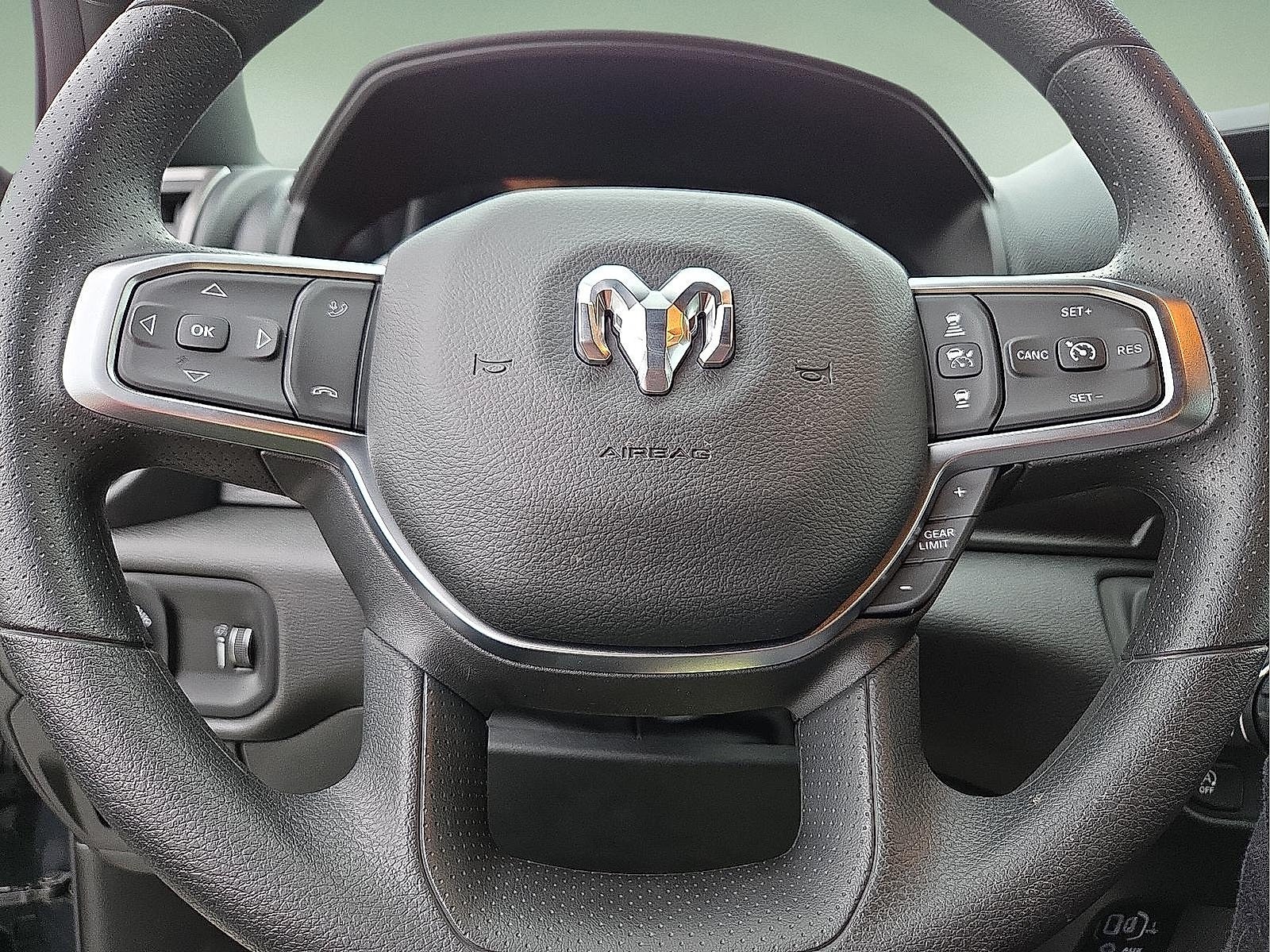 2025 RAM Ram 1500 RAM 1500 TRADESMAN CREW CAB 4X4 5'7' BOX