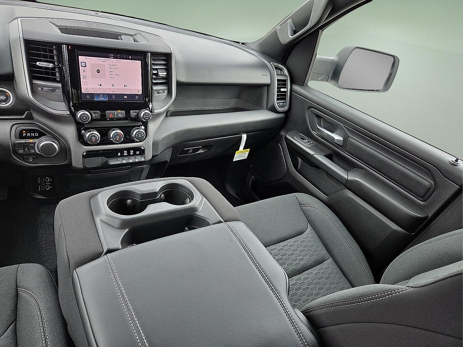 2025 RAM Ram 1500 RAM 1500 TRADESMAN CREW CAB 4X4 5'7' BOX