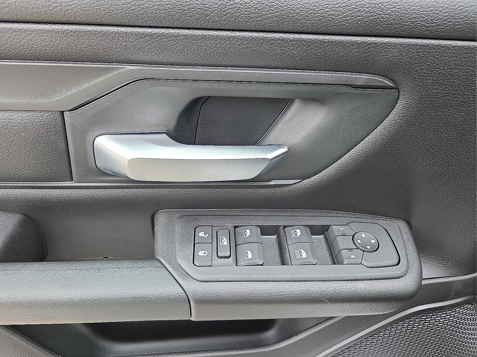 2025 RAM Ram 1500 RAM 1500 TRADESMAN CREW CAB 4X4 5'7' BOX