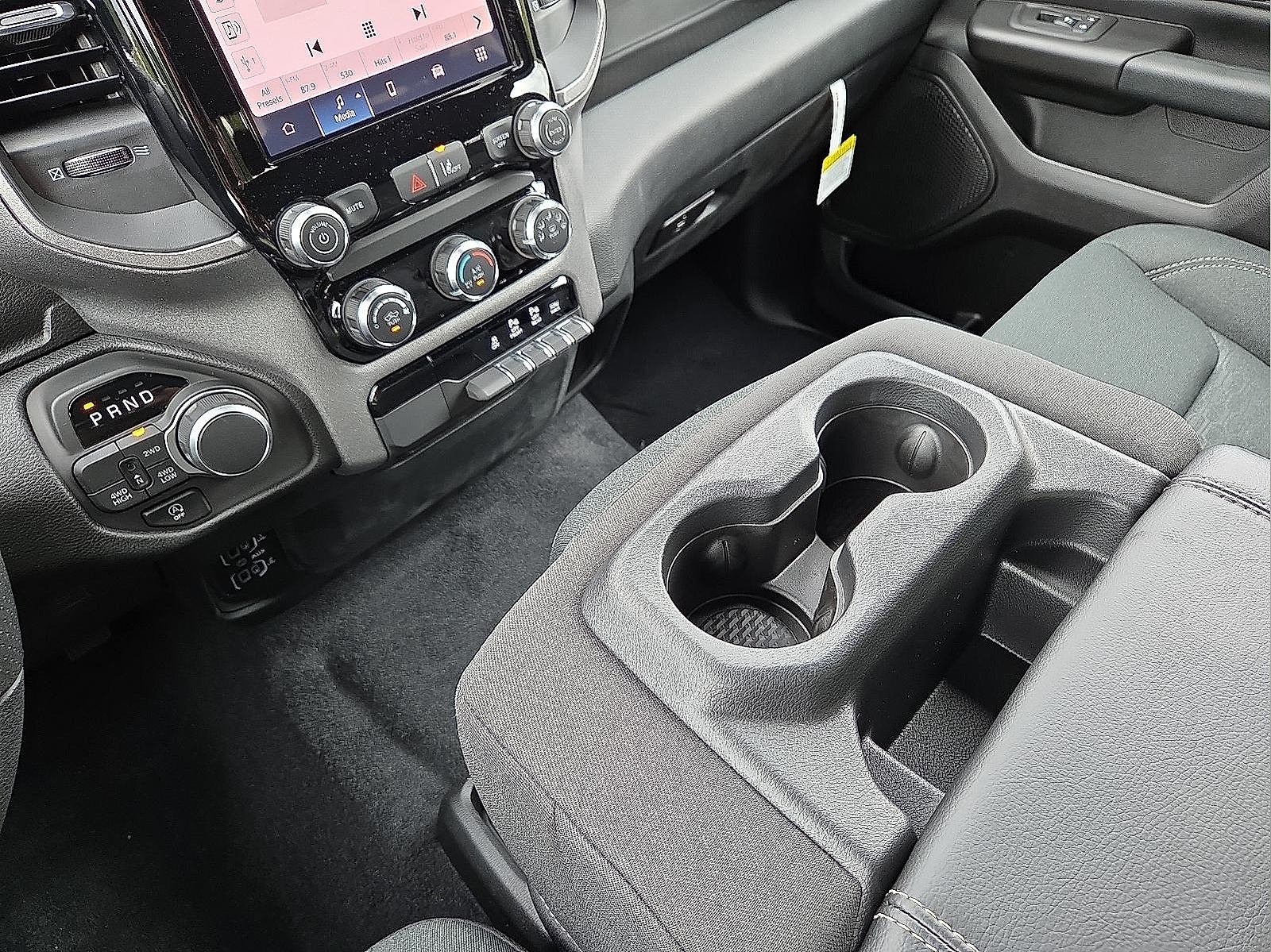 2025 RAM Ram 1500 RAM 1500 TRADESMAN CREW CAB 4X4 5'7' BOX